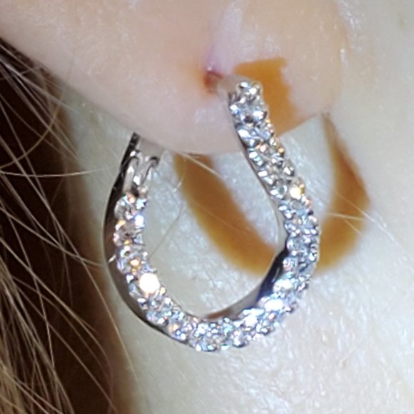 14K WHITE GOLD DIAMOND EARRINGS. - Picture 3 of 8